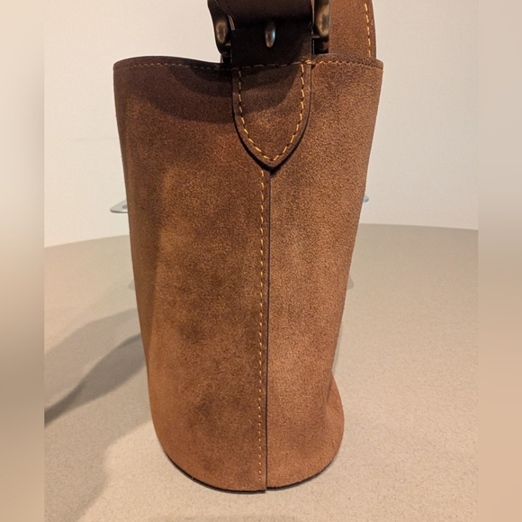 Coach Bleecker Bucket Bag 21 Warm Brown Suede - Picture 4 of 8